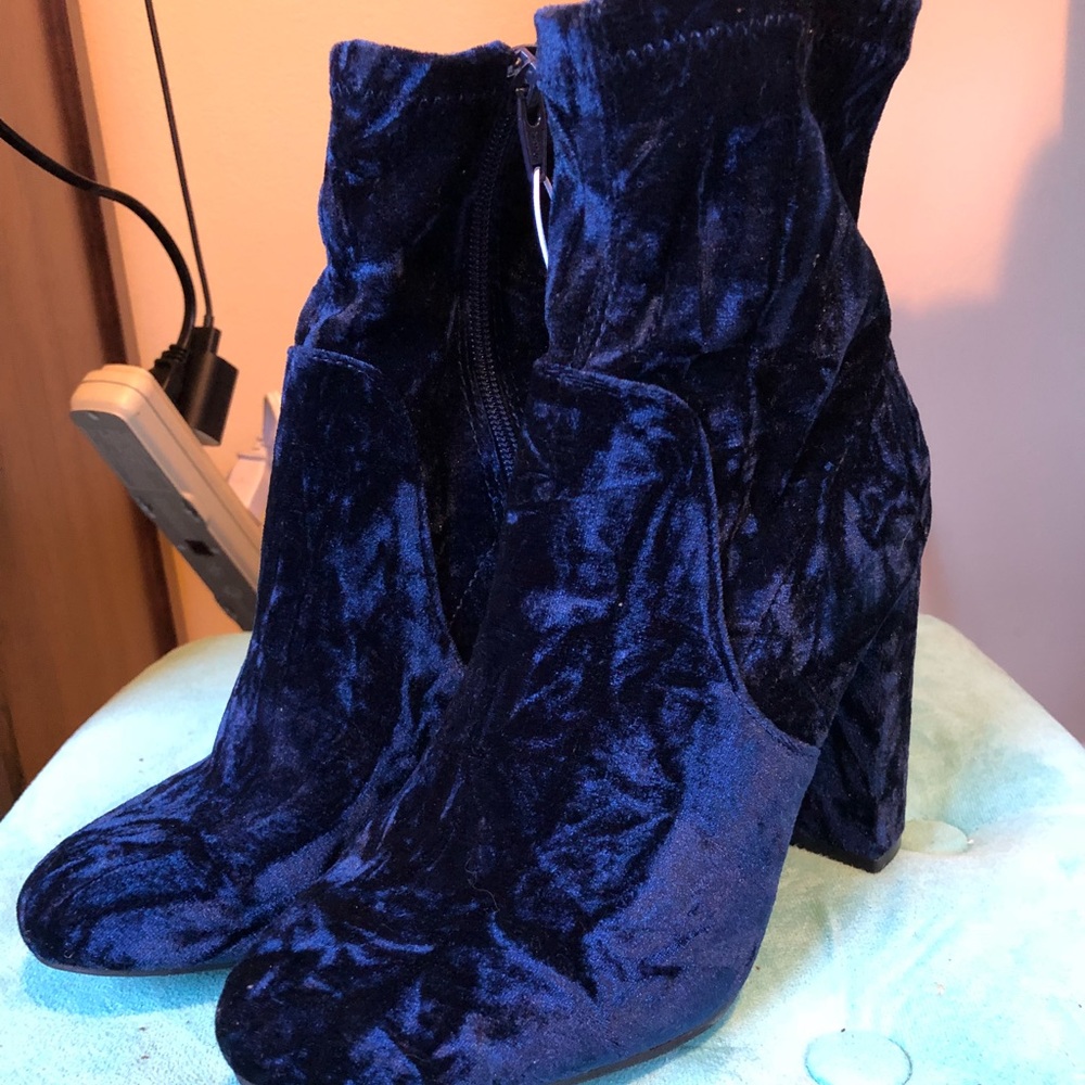 Crushed Velvet Booties - Picture 3 of 5